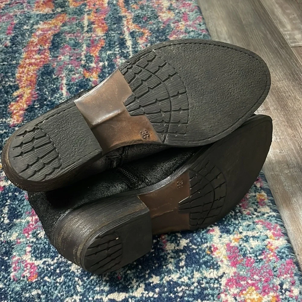 Iridescent Sheridan Mia leather boots size 36